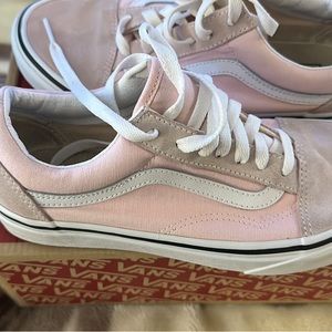 Pink converse